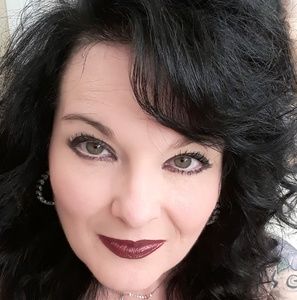 Meet your Posher, Stacey